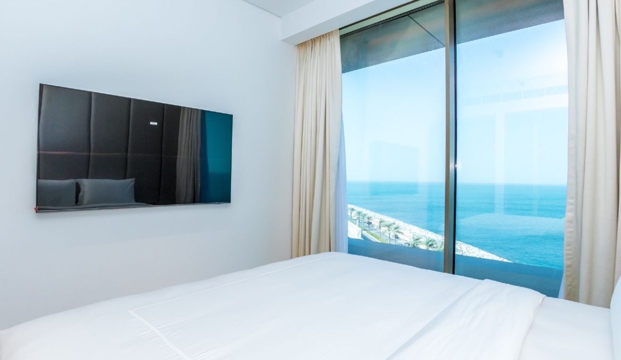Beachfront Luxury Living | 4BR+M at Palm Jumeirah-15