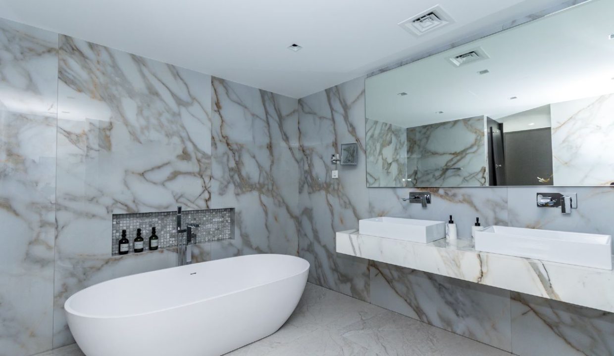 Luxury 3BR Fully Upgraded & Furnished-15