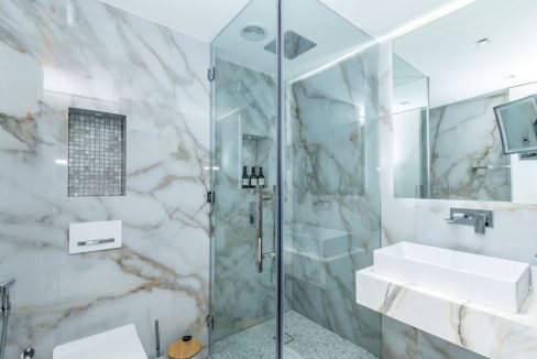 Luxury 3BR Fully Upgraded & Furnished-20