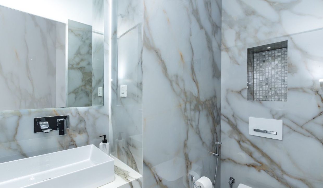 Luxury 3BR Fully Upgraded & Furnished-22