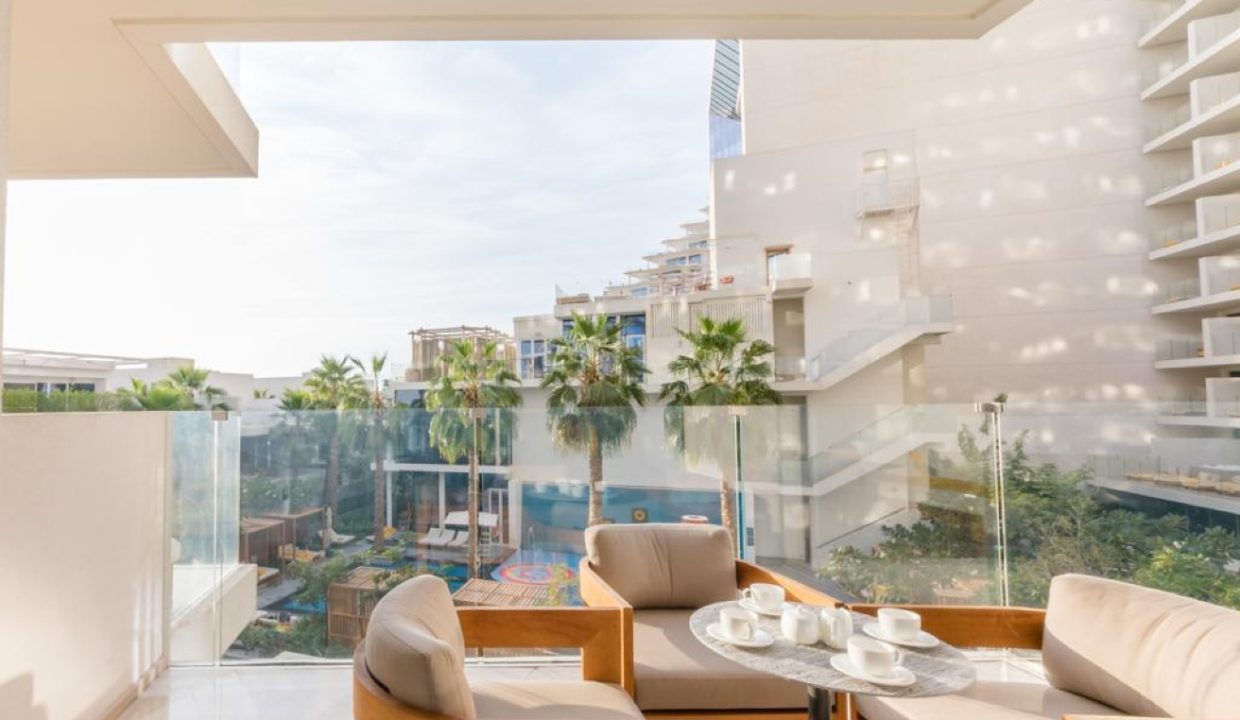 Furnished 2 BR Apartment in Palm Jumeirah-1