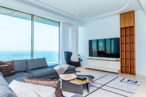 Signature Beachfront Home | 4BR+M | Palm Jumeirah-1