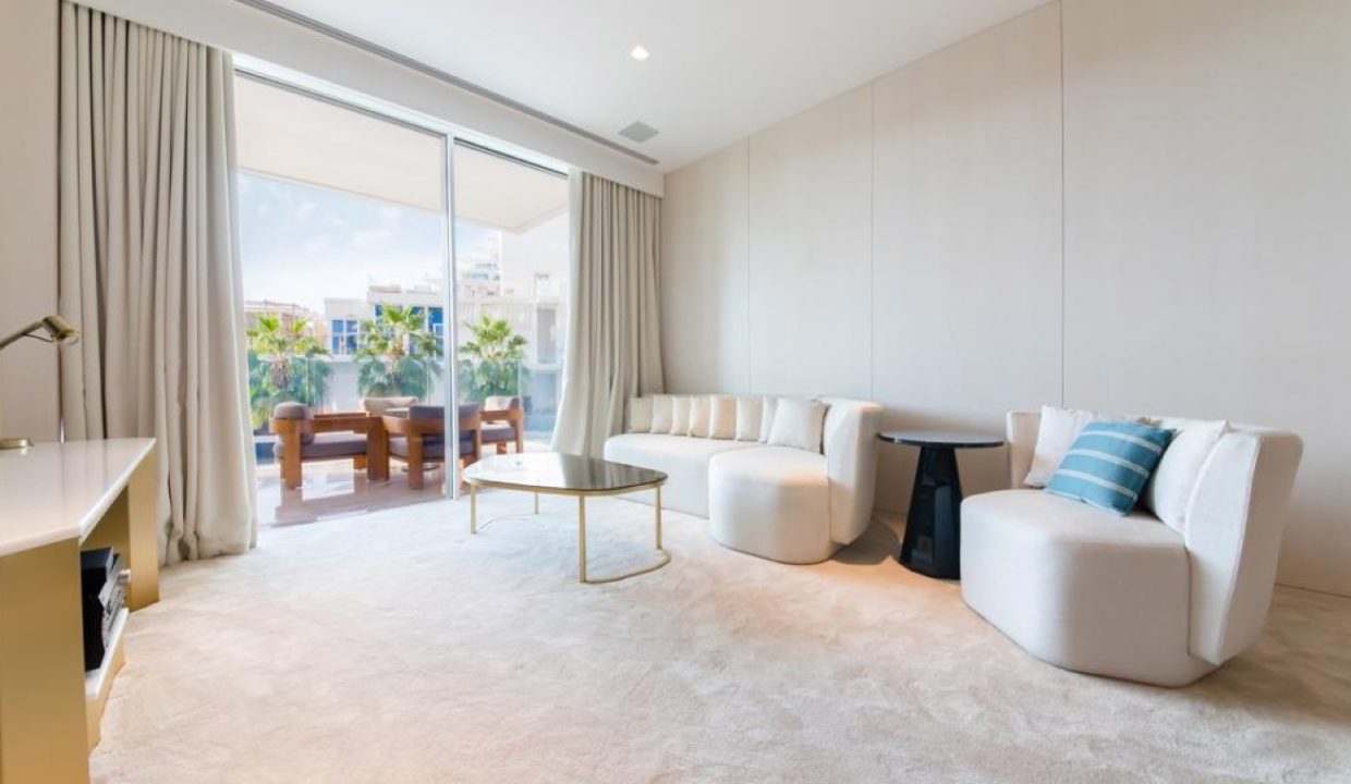 Furnished 2 BR Apartment in Palm Jumeirah-8