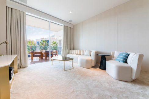 Furnished 2 BR Apartment in Palm Jumeirah-8