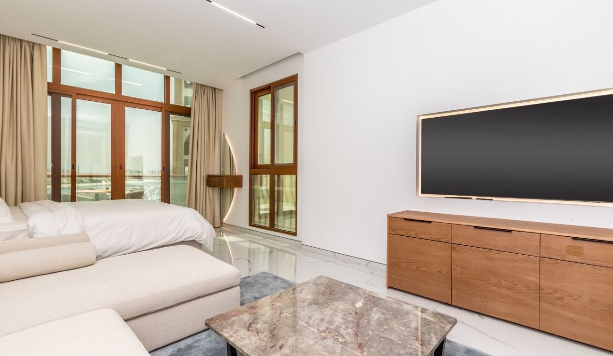 Cozy Studio - Sea View | At Palm View East-8