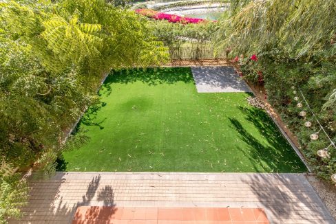 Stunning 3BR + Study Villa | Lake Backing | Spring-17