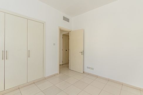 Stunning 3BR + Study Villa | Lake Backing | Spring-19