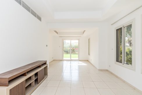 Stunning 3BR + Study Villa | Lake Backing | Spring-25