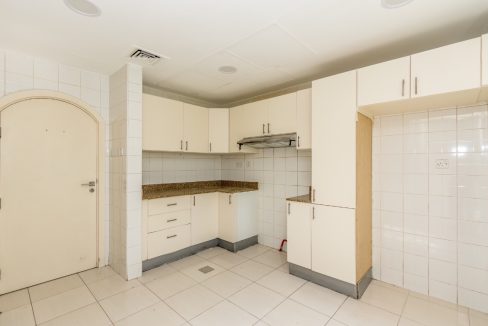 Stunning 3BR + Study Villa | Lake Backing | Spring-27