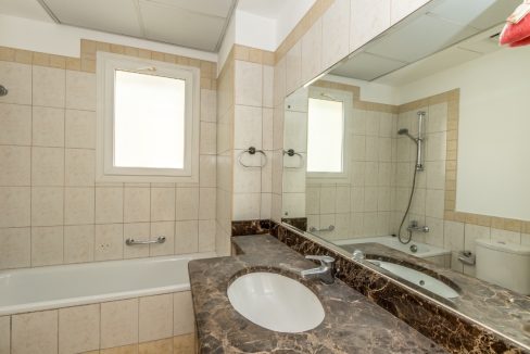 Stunning 3BR + Study Villa | Lake Backing | Spring-28