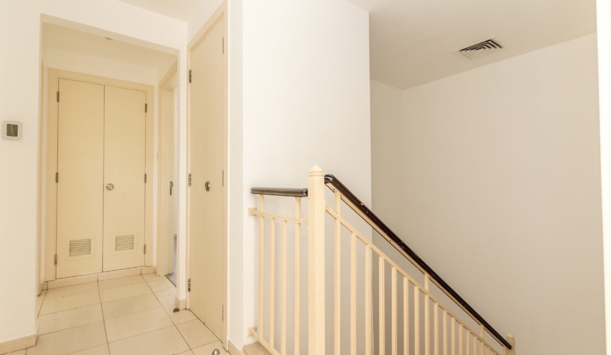 Stunning 3BR + Study Villa | Lake Backing | Spring-5