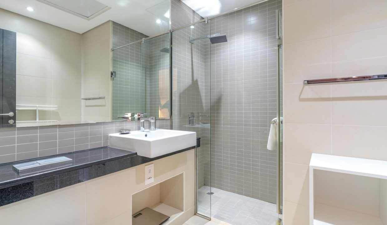 Fully Furnished 2-BR with Full Marina View-30