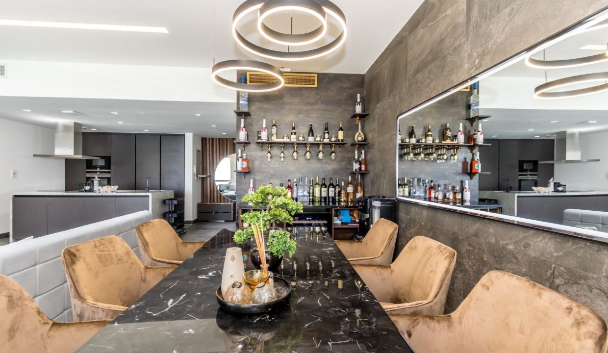 Stunning 2BR | Designer Furnished | Full Sea View-12