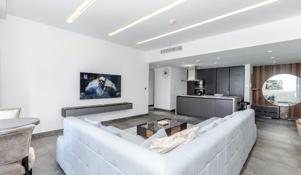 Stunning 2BR | Designer Furnished | Full Sea View-6