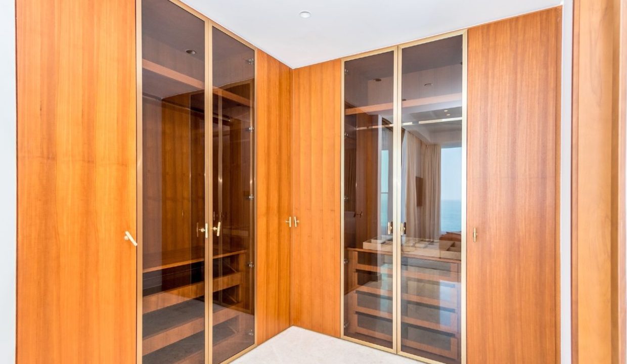 Beachfront Luxury Living | 4BR+M at Palm Jumeirah-16