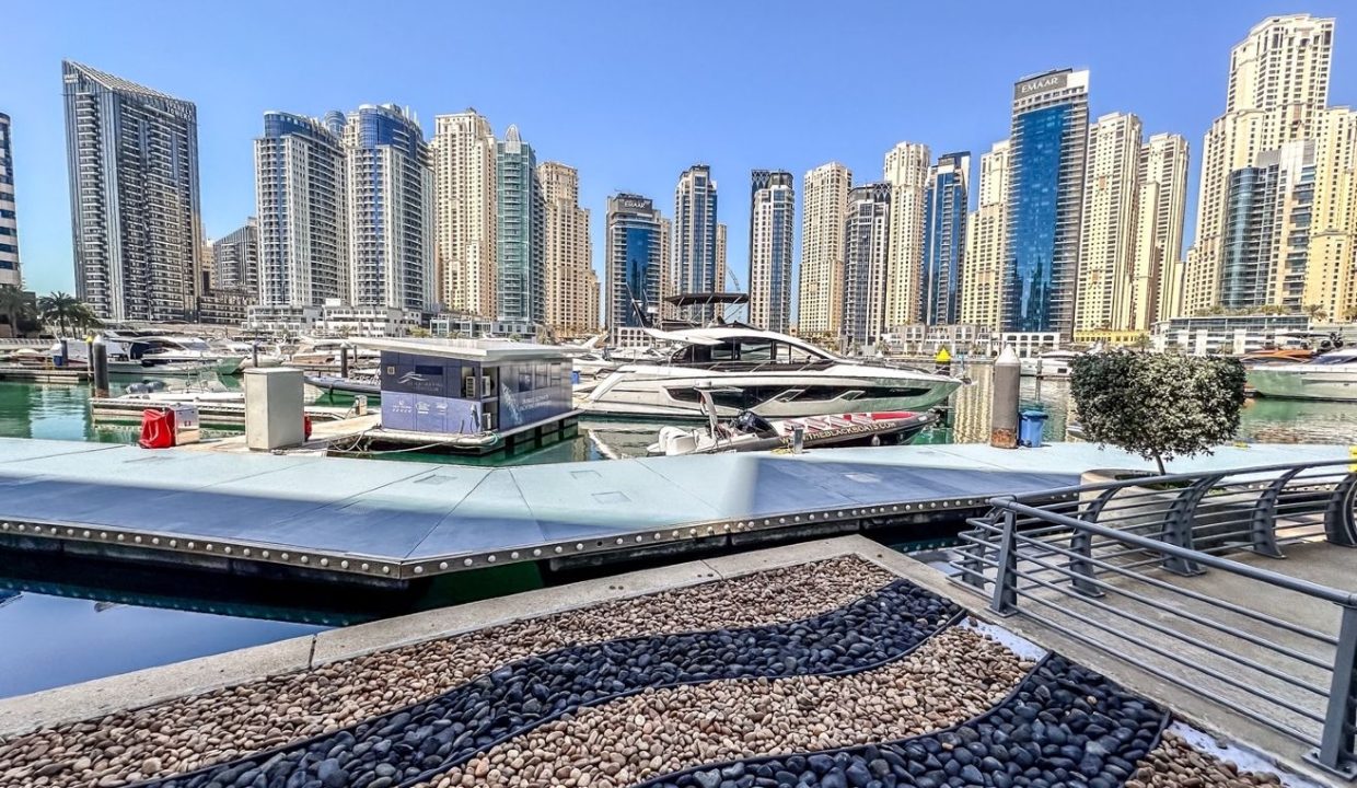 Spacious Furnished 1BR | Vida Residences-17