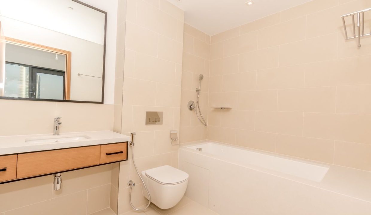 Spacious Furnished 1BR | Vida Residences-19