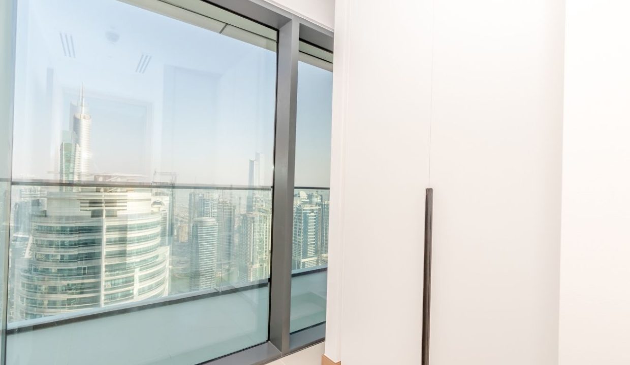 Spacious Furnished 1BR | Vida Residences-3