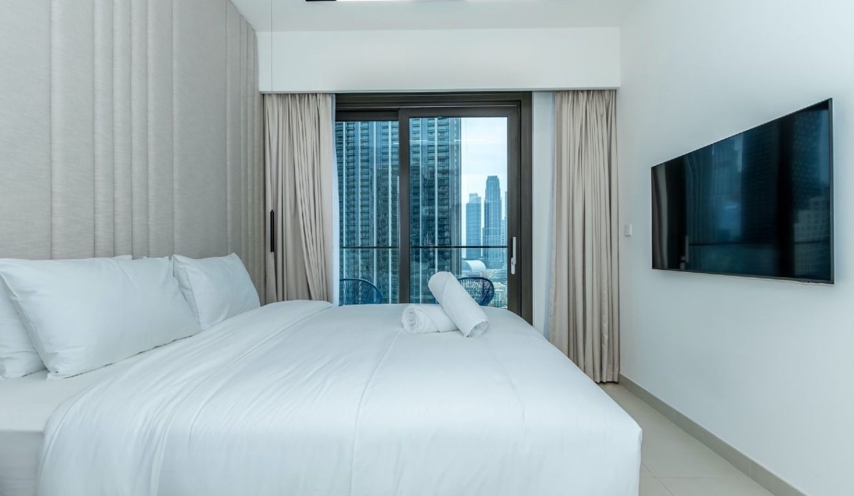 Upgraded Furnished 3BR + Maid | Burj Crown-16