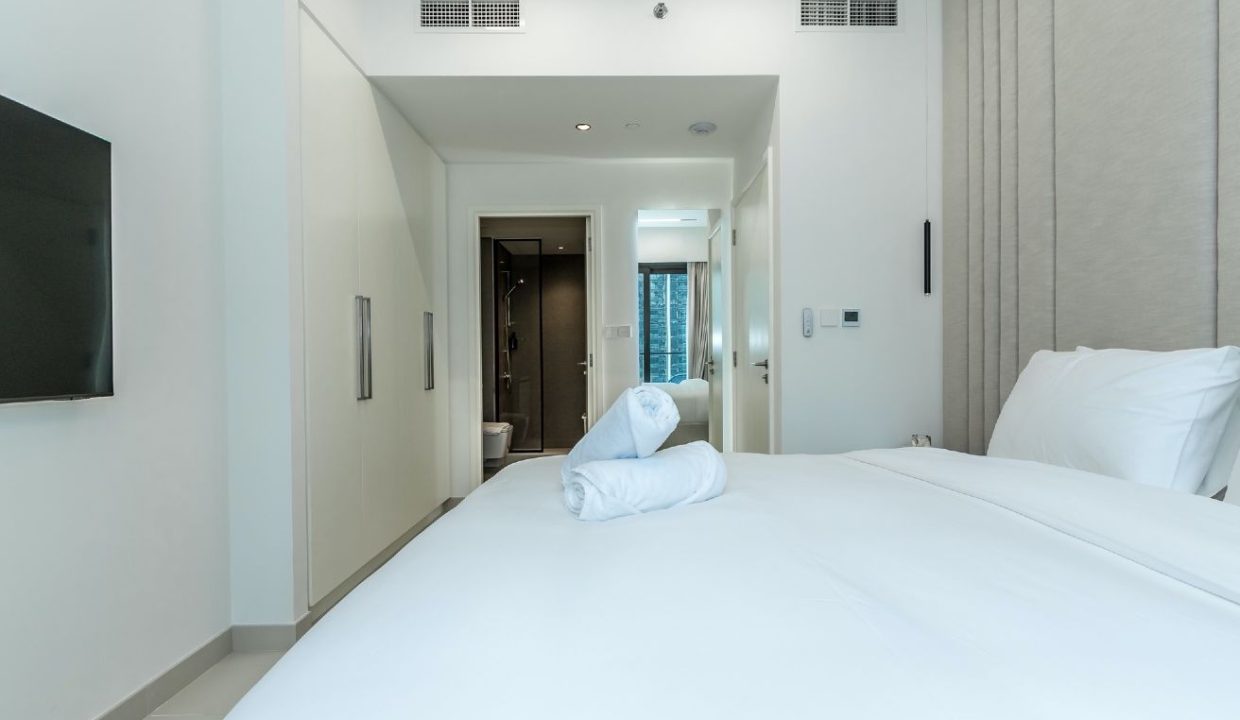 Upgraded Furnished 3BR + Maid | Burj Crown-18