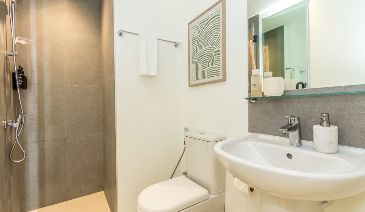 Upgraded Furnished 3BR + Maid | Burj Crown-24