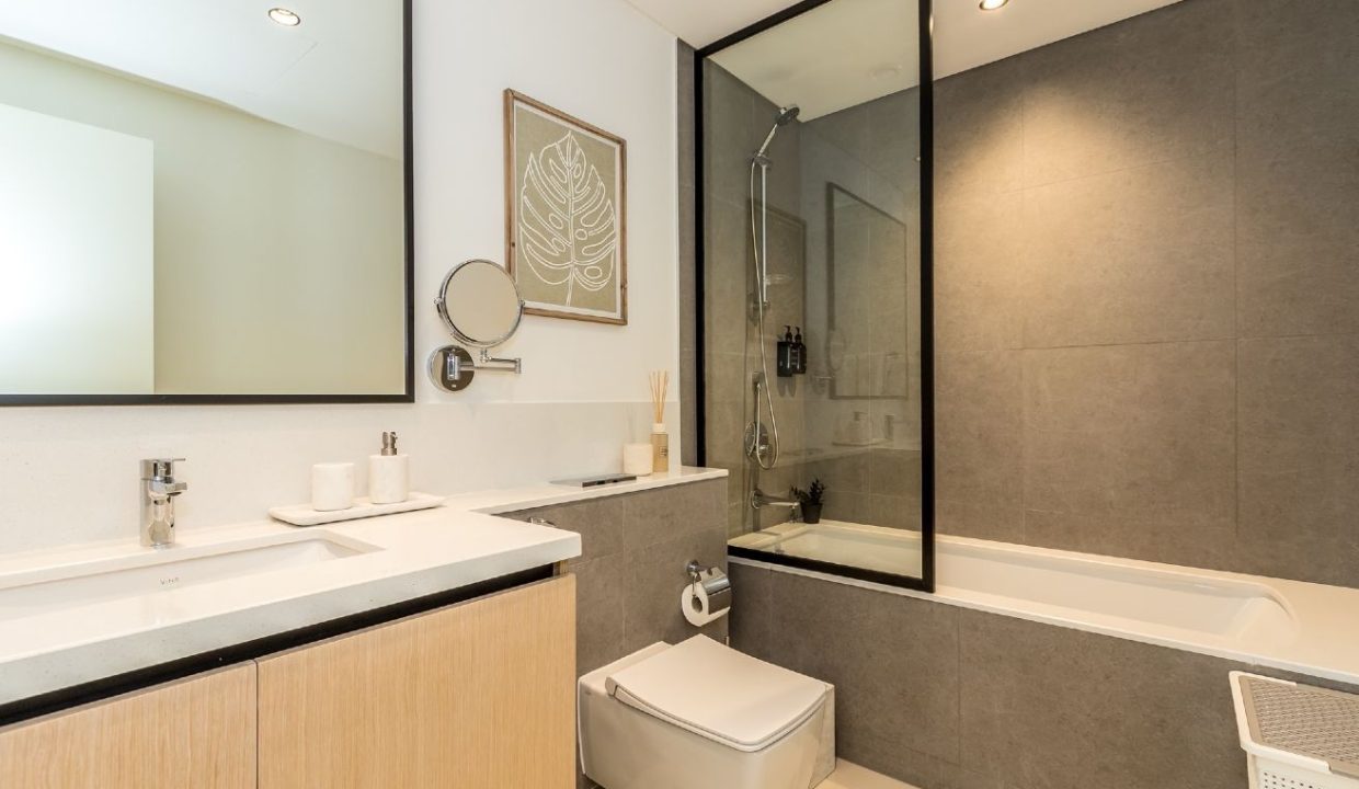 Upgraded Furnished 3BR + Maid | Burj Crown-25