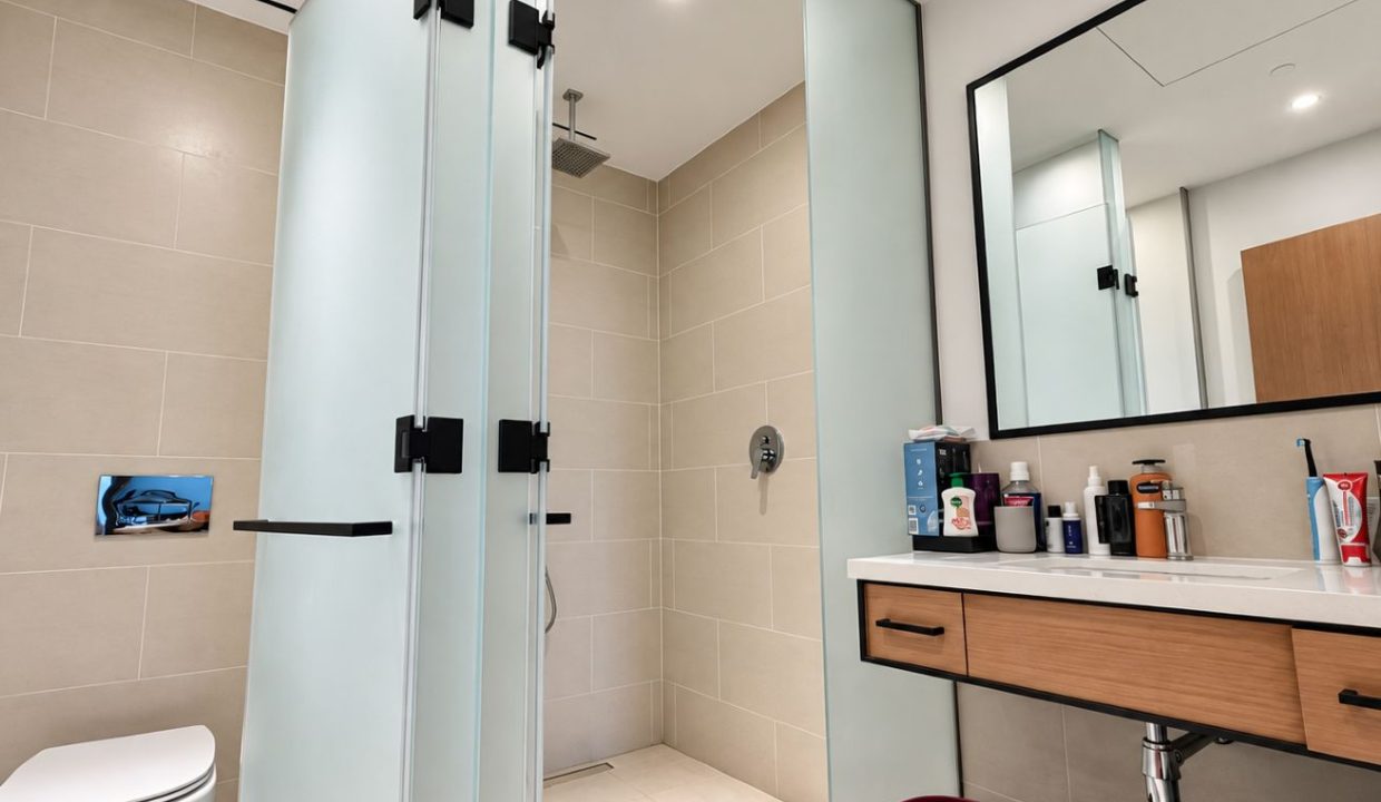 Luxury 2BR | High Floor | Marina & Sea View-27