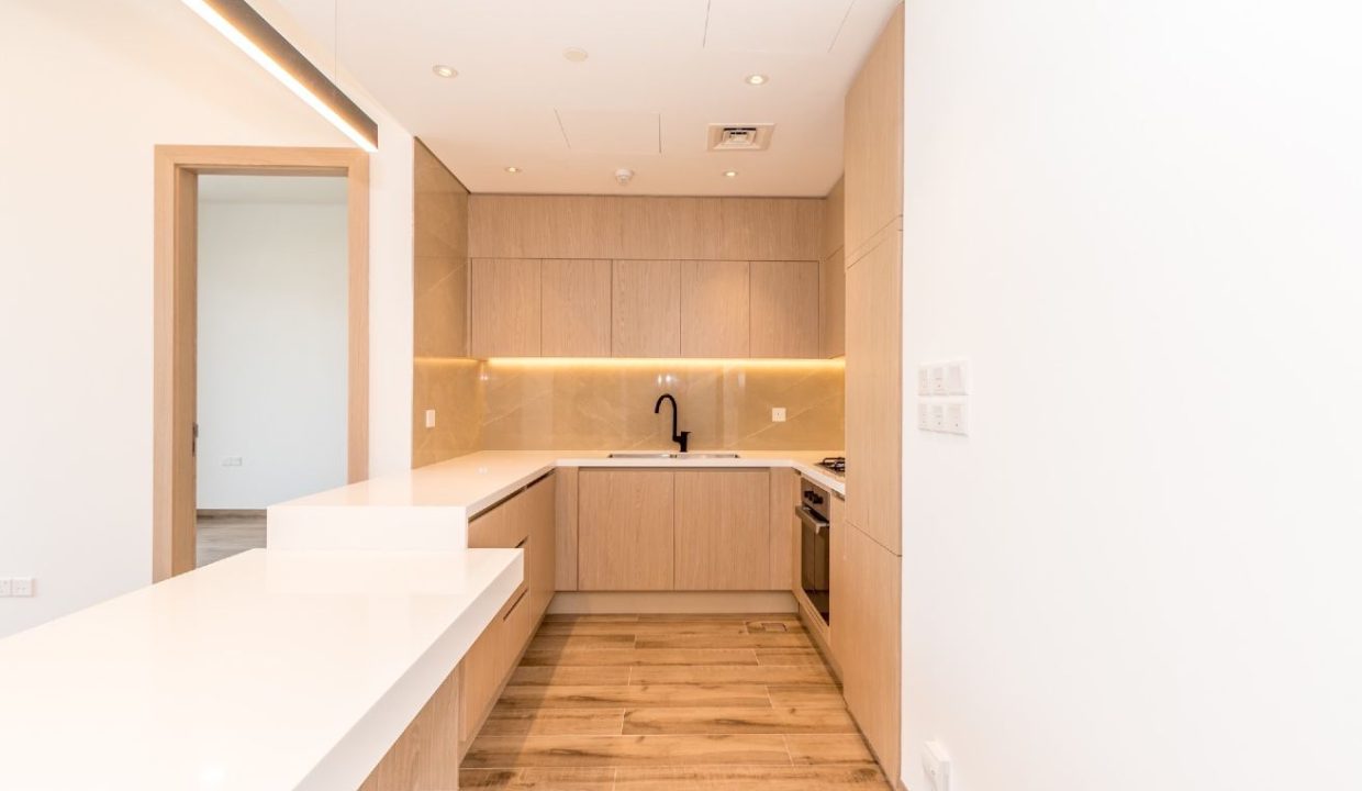 Bright|Spacious 2BR + Maid’s Room in Oakley Square-3
