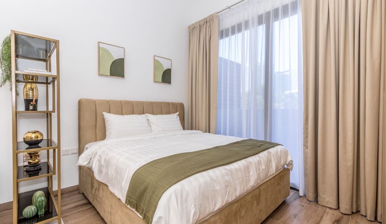 Fully Furnished Studio Apartment in Oakley-1