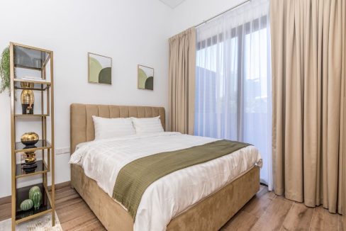 Fully Furnished Studio Apartment in Oakley-1