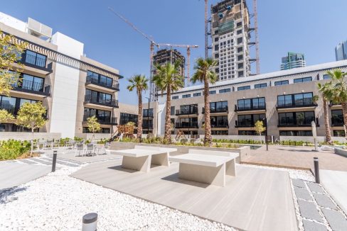 Fully Furnished Studio Apartment in Oakley-23