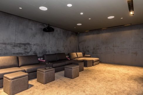 Fully Furnished Studio Apartment in Oakley-25