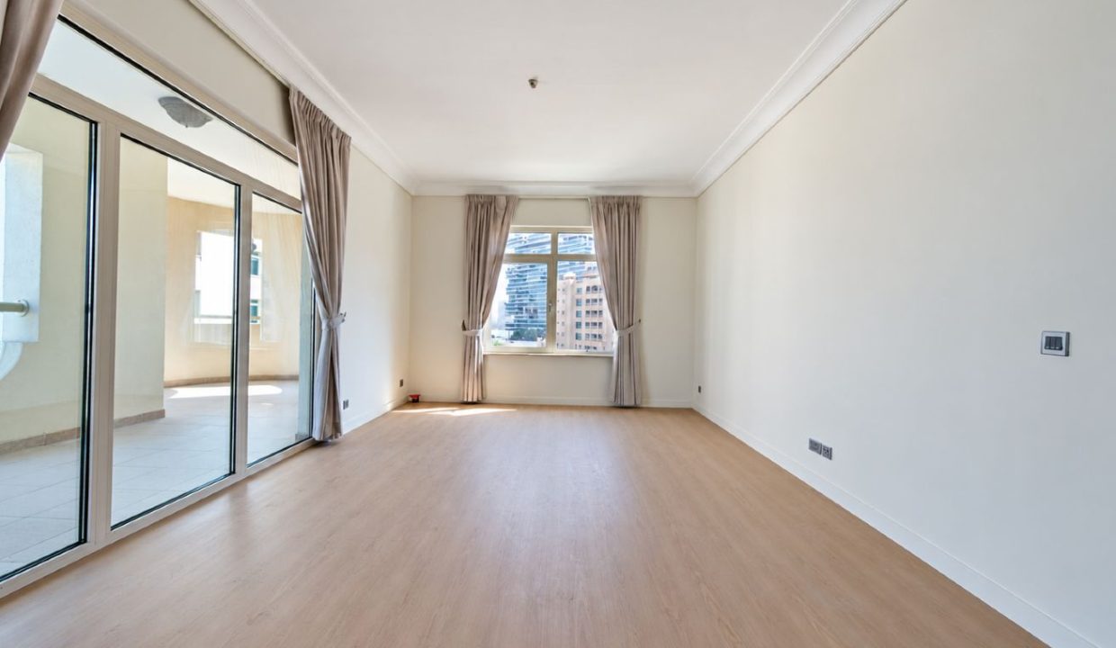 Spacious 3BR | Shoreline Apartments | Al Hamri-2