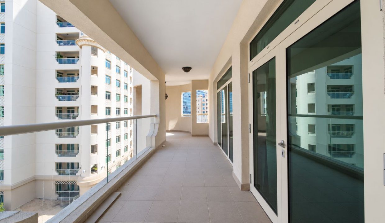 Spacious 3BR | Shoreline Apartments | Al Hamri-11