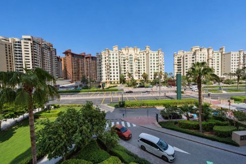 Large 3BR | Palm Jumeirah | Al Habool-11