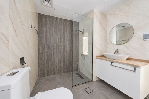Spacious 3BR | Shoreline Apartments | Al Hamri-12