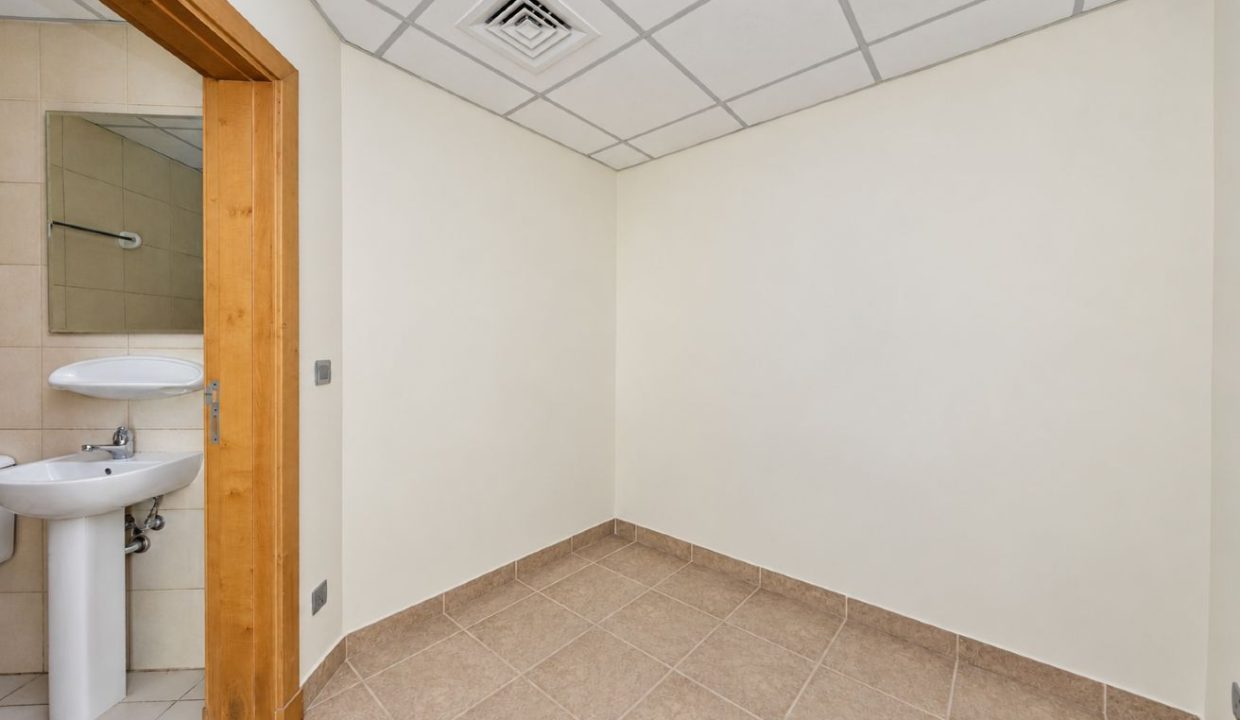 Large 3BR | Palm Jumeirah | Al Habool-12