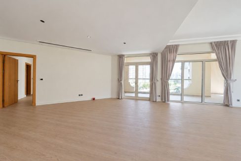Spacious 3BR | Shoreline Apartments | Al Hamri-3
