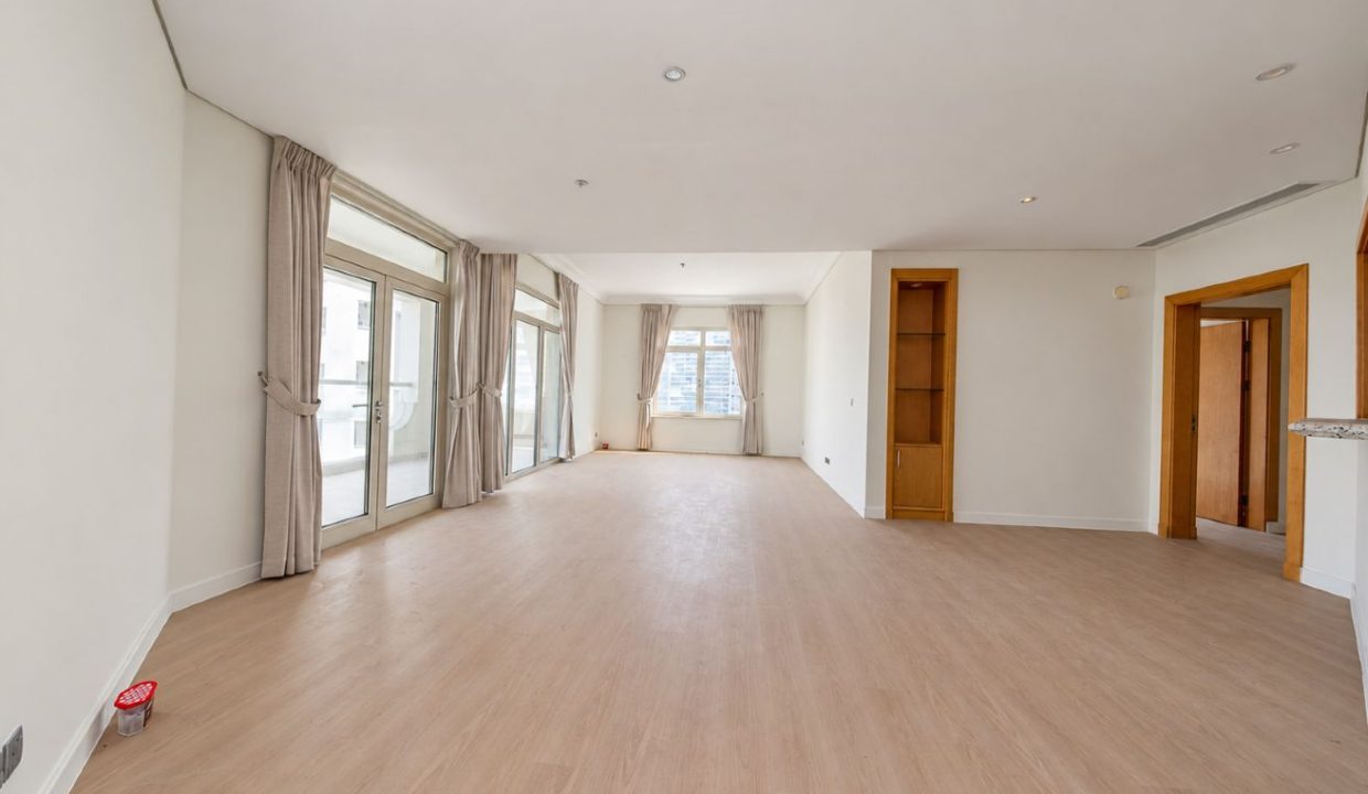 Spacious 3BR | Shoreline Apartments | Al Hamri-1