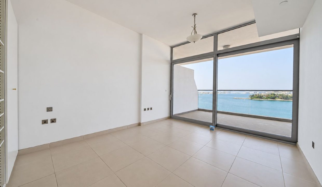 Spacious 1BR | Sea View | Azure Residences-1