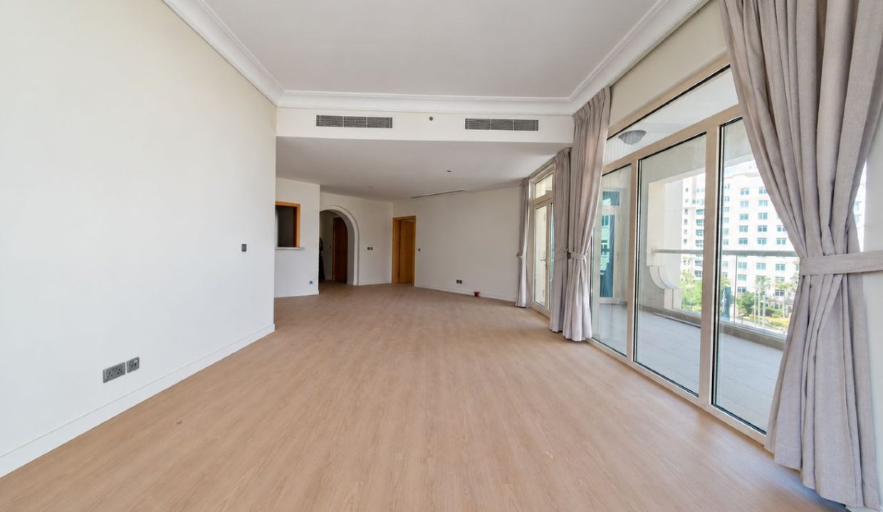 Spacious 3BR | Shoreline Apartments | Al Hamri-7